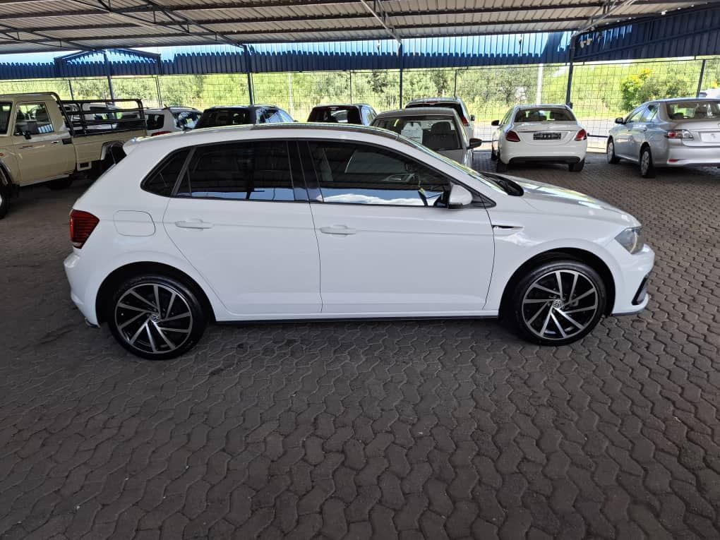 2018 Volkswagen Polo photo 2