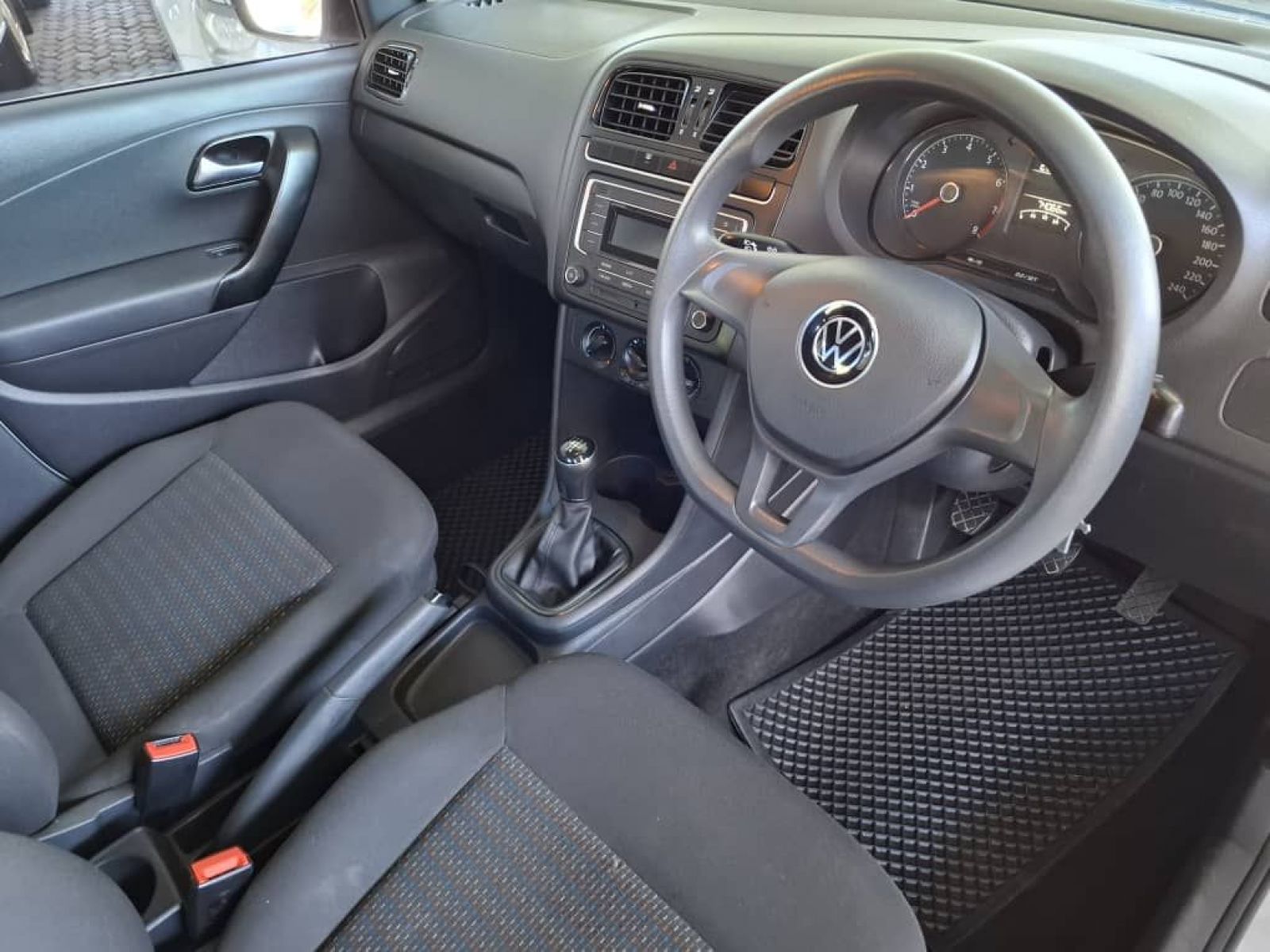 2021 Volkswagen Polo Vivo photo 8
