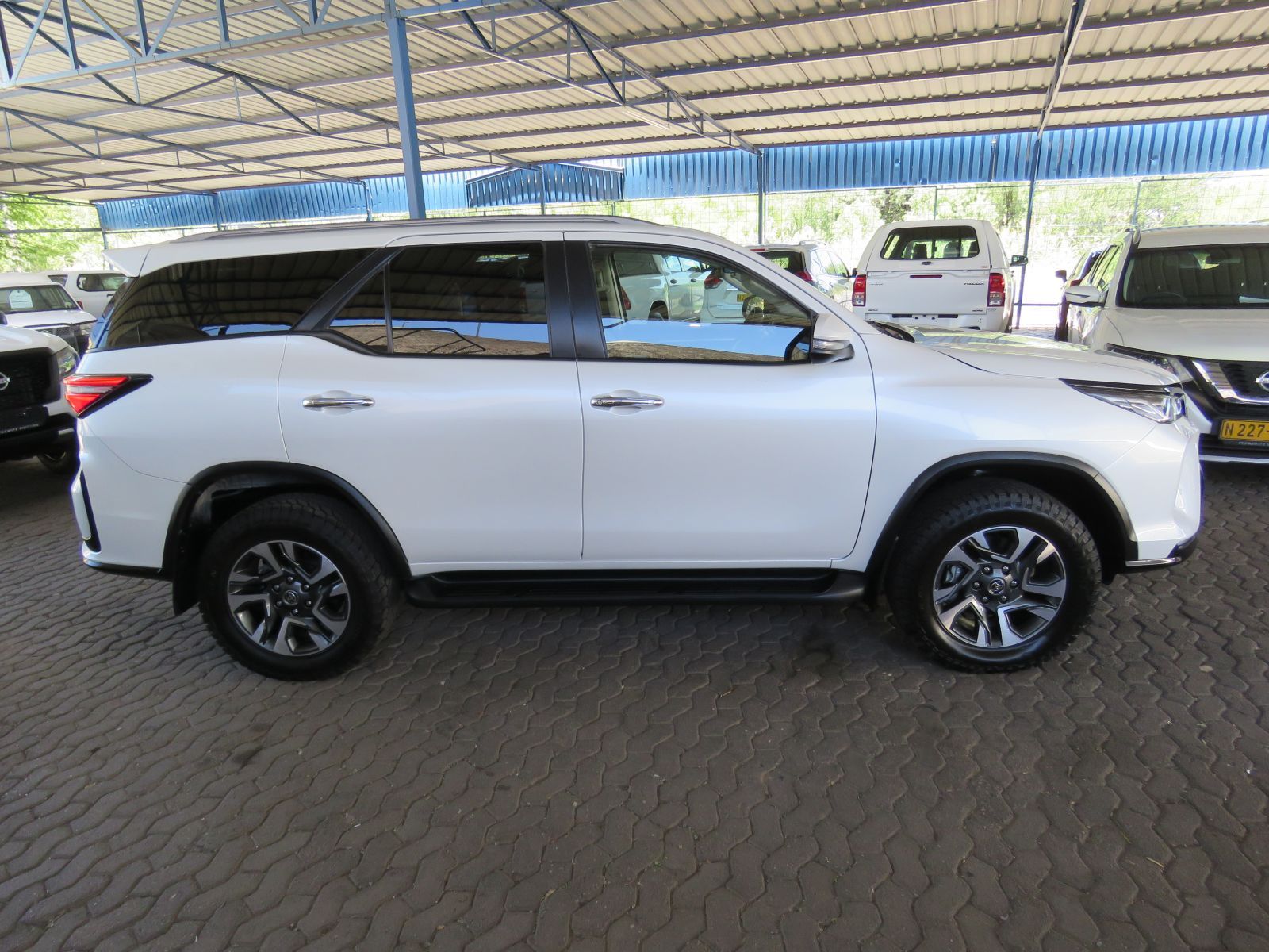 2023 Toyota Fortuner photo 1