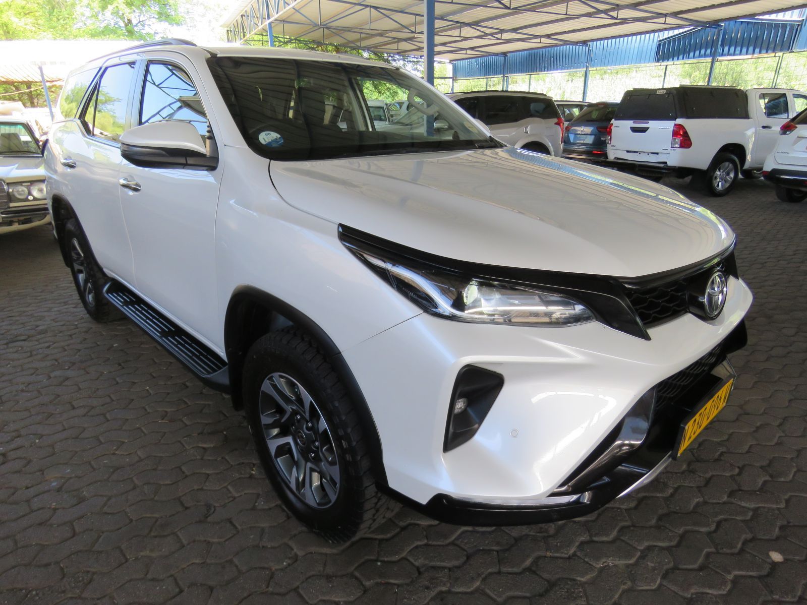 2023 Toyota Fortuner photo 2
