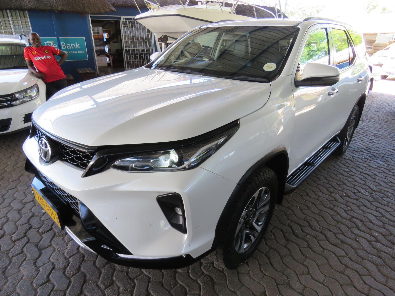 2023 Toyota Fortuner photo 4