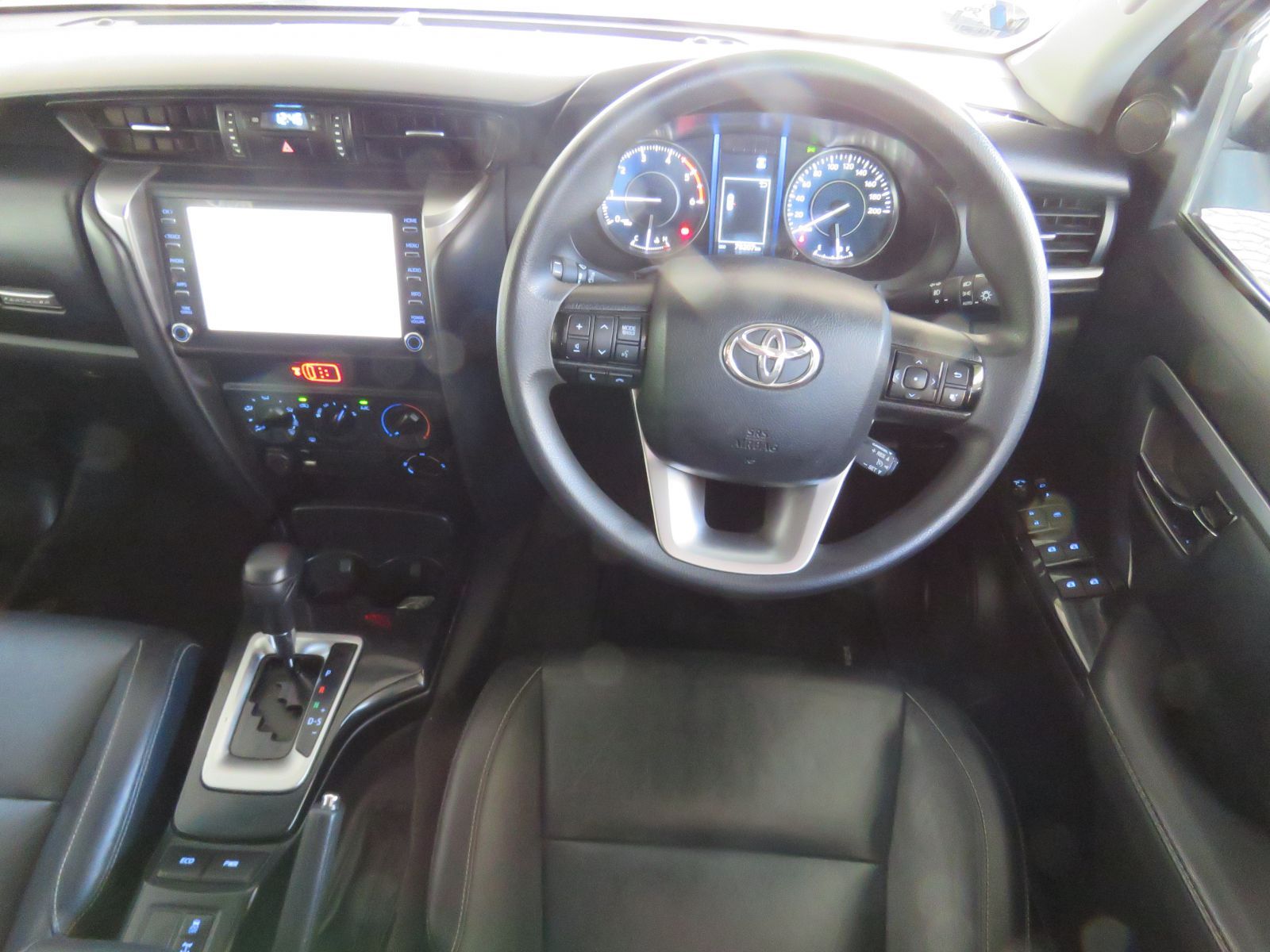 2023 Toyota Fortuner photo 8