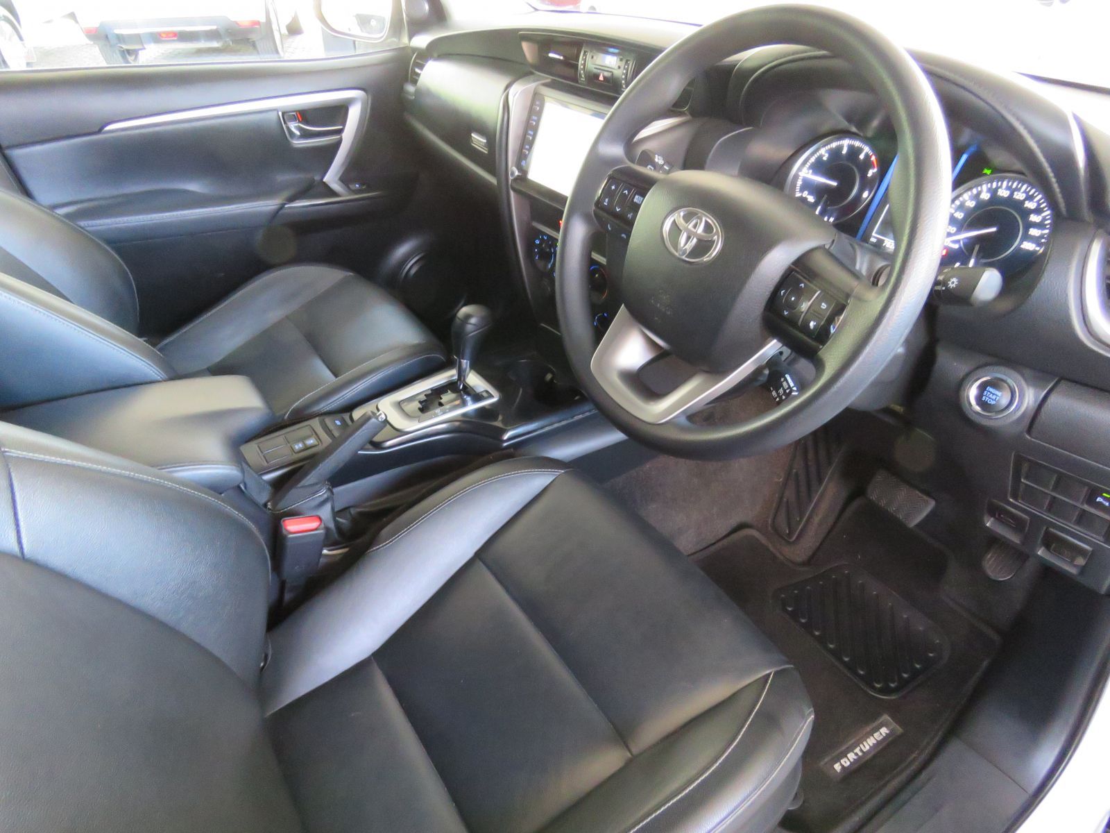 2023 Toyota Fortuner photo 9