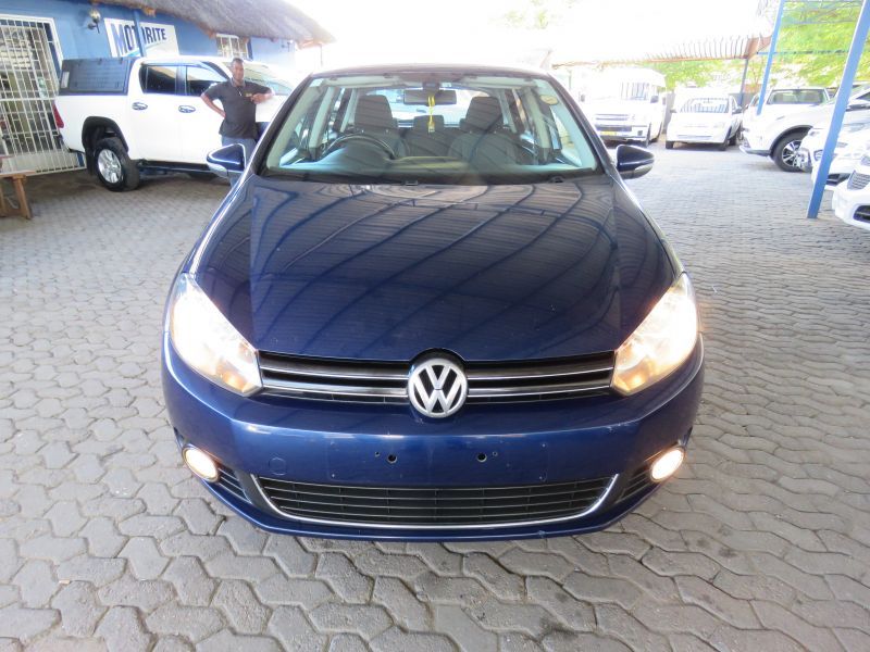 2012 Volkswagen Golf photo 3
