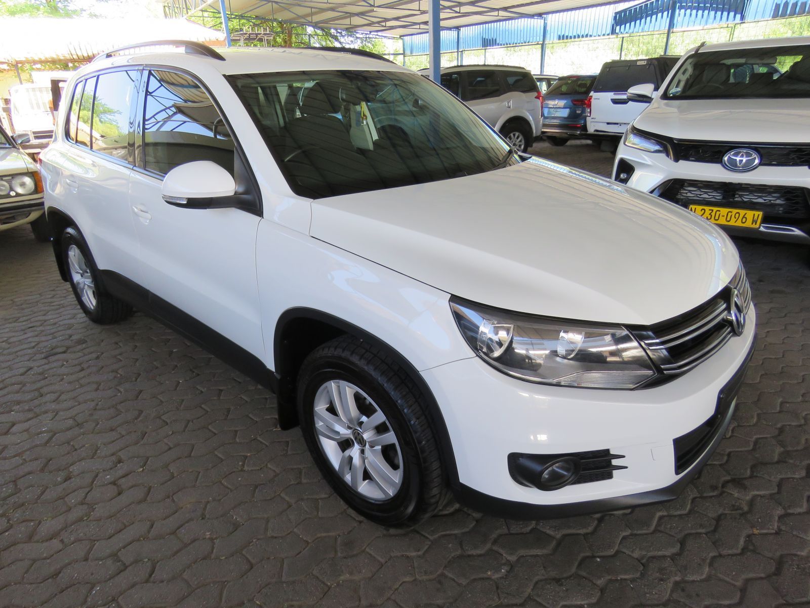 2016 Volkswagen Tiguan photo 2