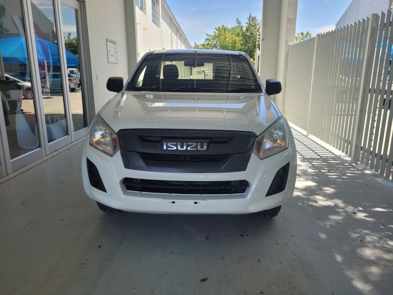 2017 Isuzu KB Series photo 2