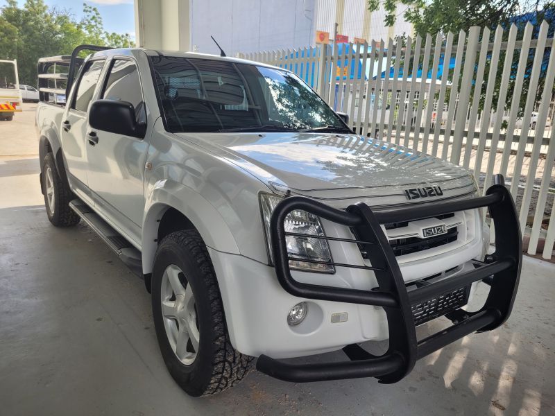 2012 Isuzu KB Series photo 1