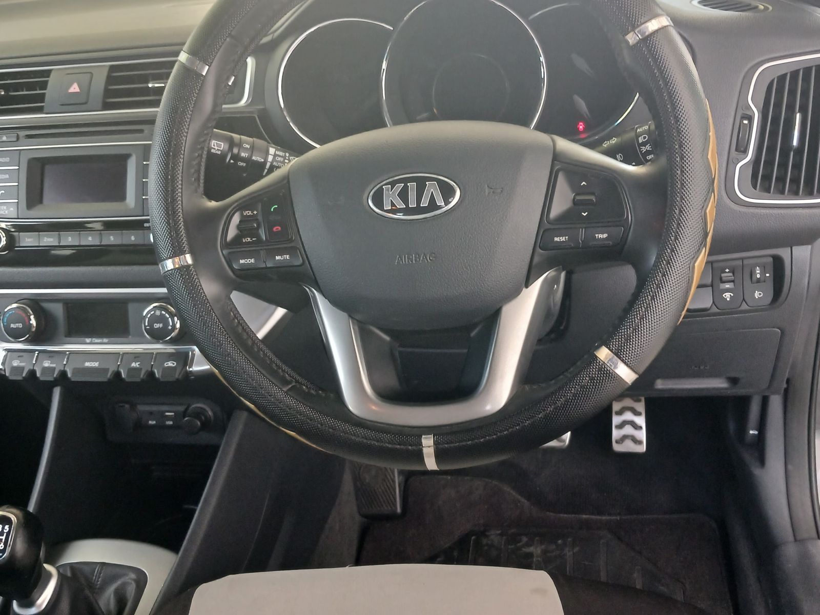 2016 Kia Rio photo 11
