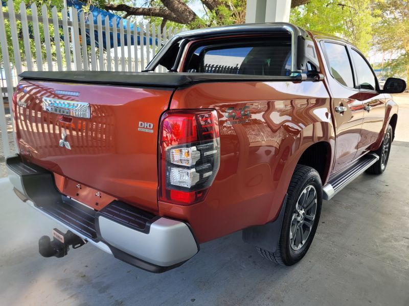 2020 Mitsubishi Triton photo 3