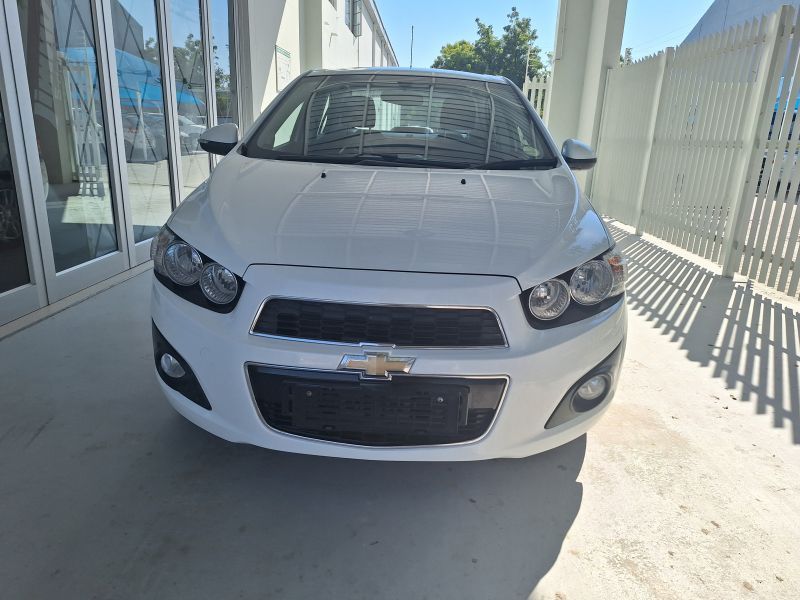 2016 Chevrolet Sonic photo 2