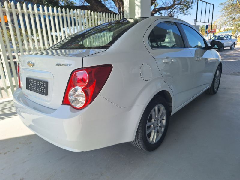 2016 Chevrolet Sonic photo 4