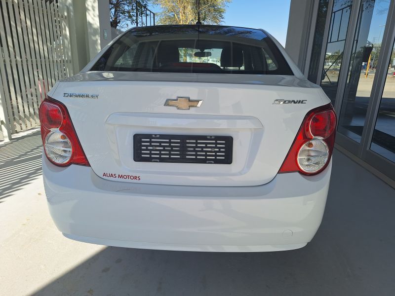 2016 Chevrolet Sonic photo 5