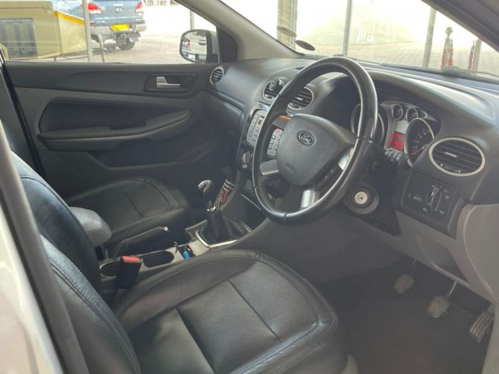 2009 Ford Focus photo 9