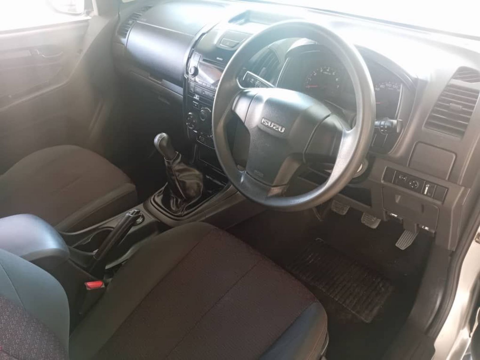2016 Isuzu KB Series photo 6
