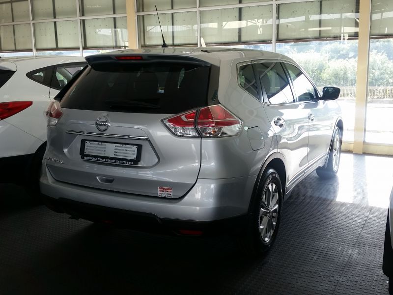 2017 Nissan X-trail photo 2