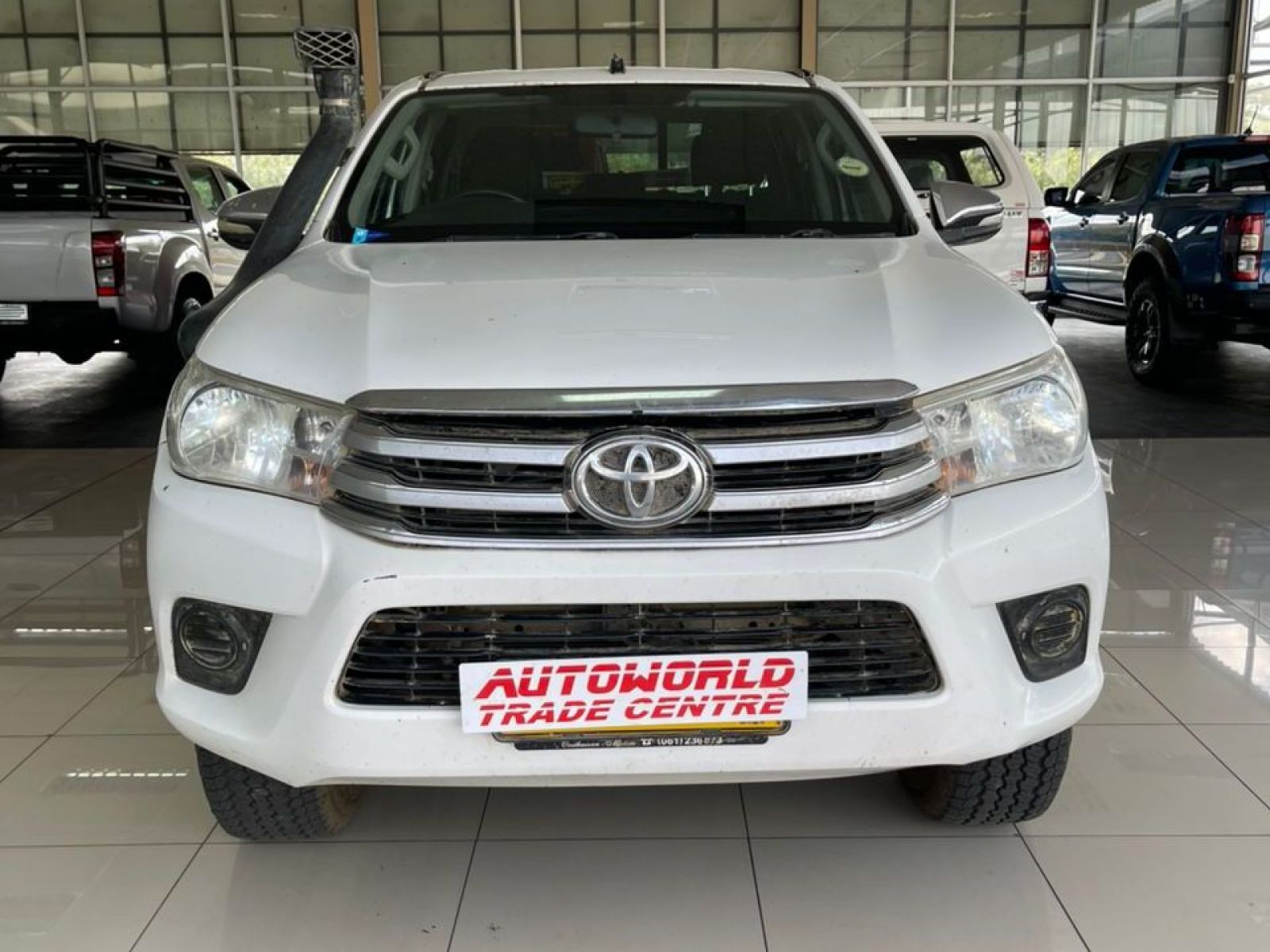 2017 Toyota Hilux photo 2