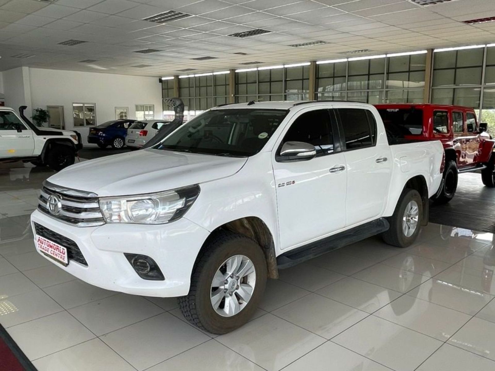 2017 Toyota Hilux photo 3