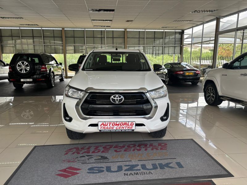 2021 Toyota Hilux photo 2