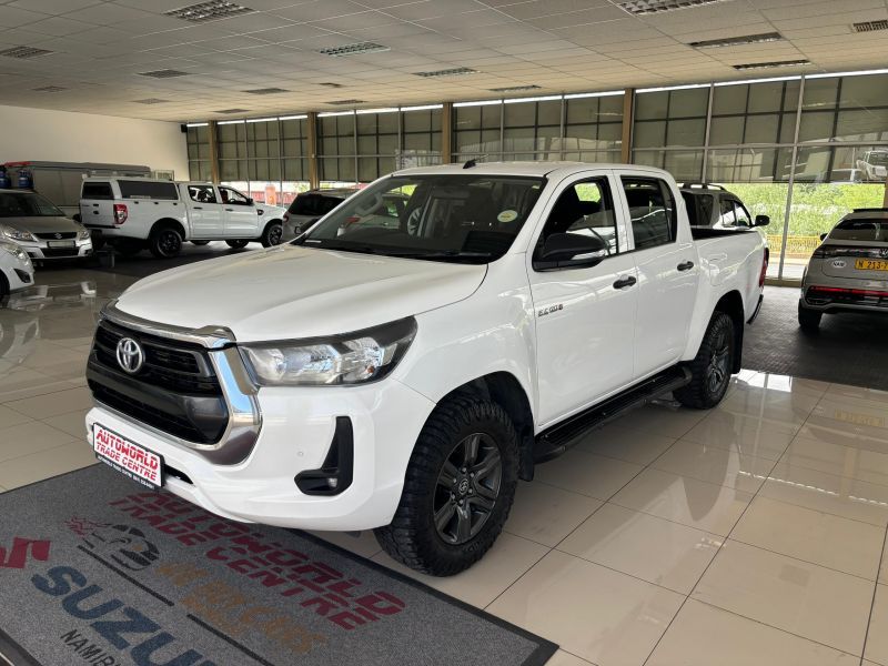 2021 Toyota Hilux photo 3