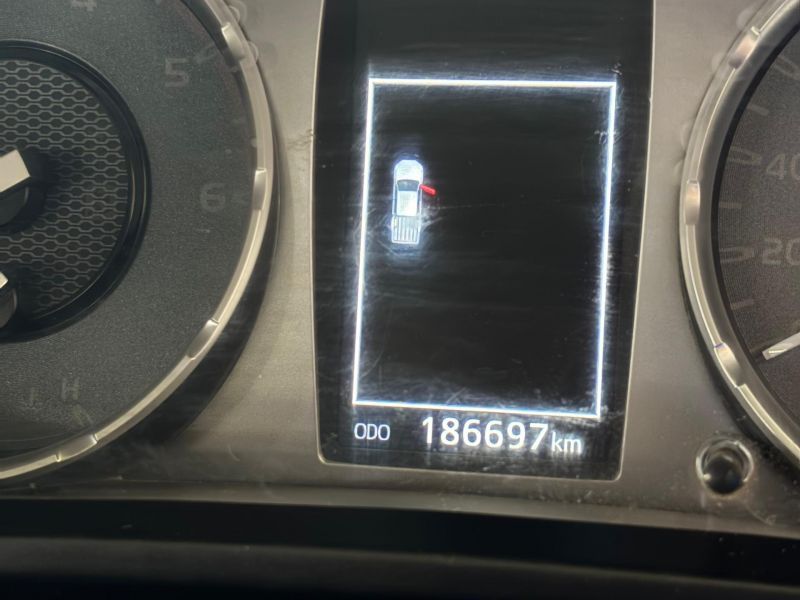 2021 Toyota Hilux photo 9