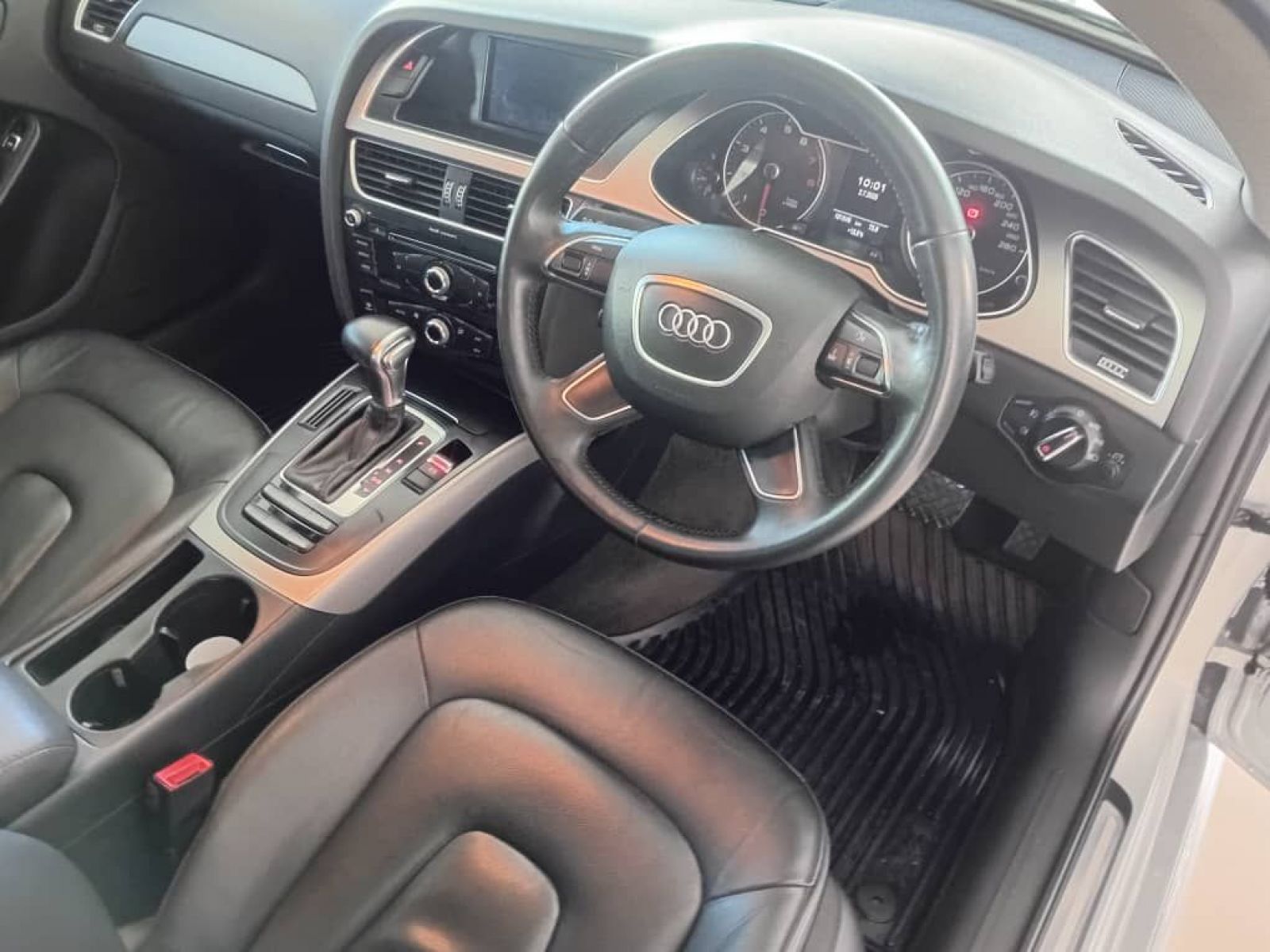 2014 Audi A4 photo 7
