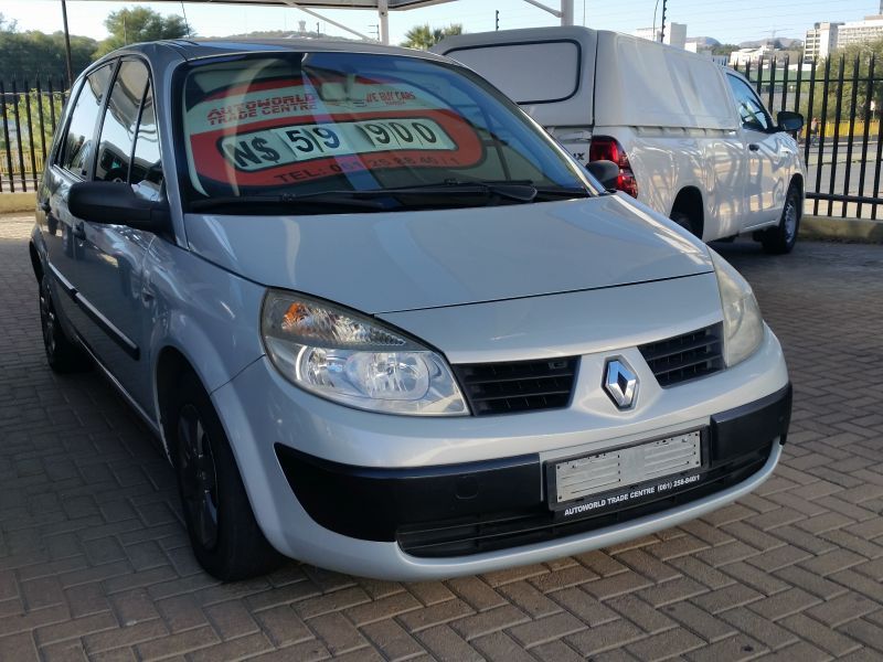 2004 Renault Scenic photo 1