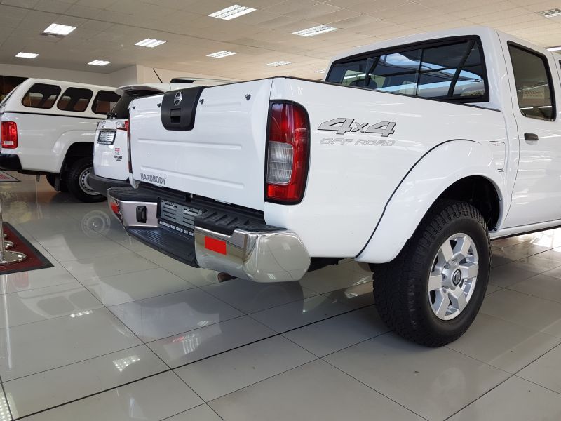 2020 Nissan NP300 photo 3
