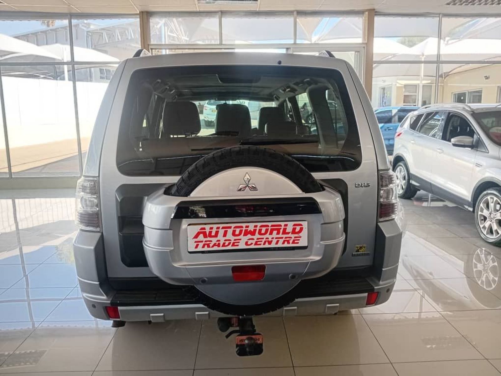 2012 Mitsubishi Pajero photo 7