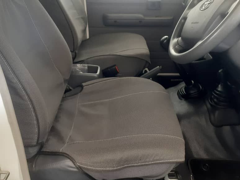 2019 Toyota Land Cruiser photo 6