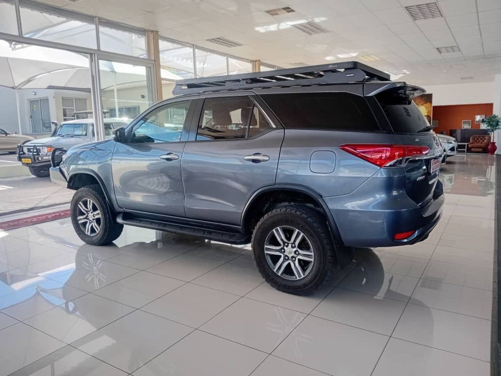 2019 Toyota Fortuner photo 4
