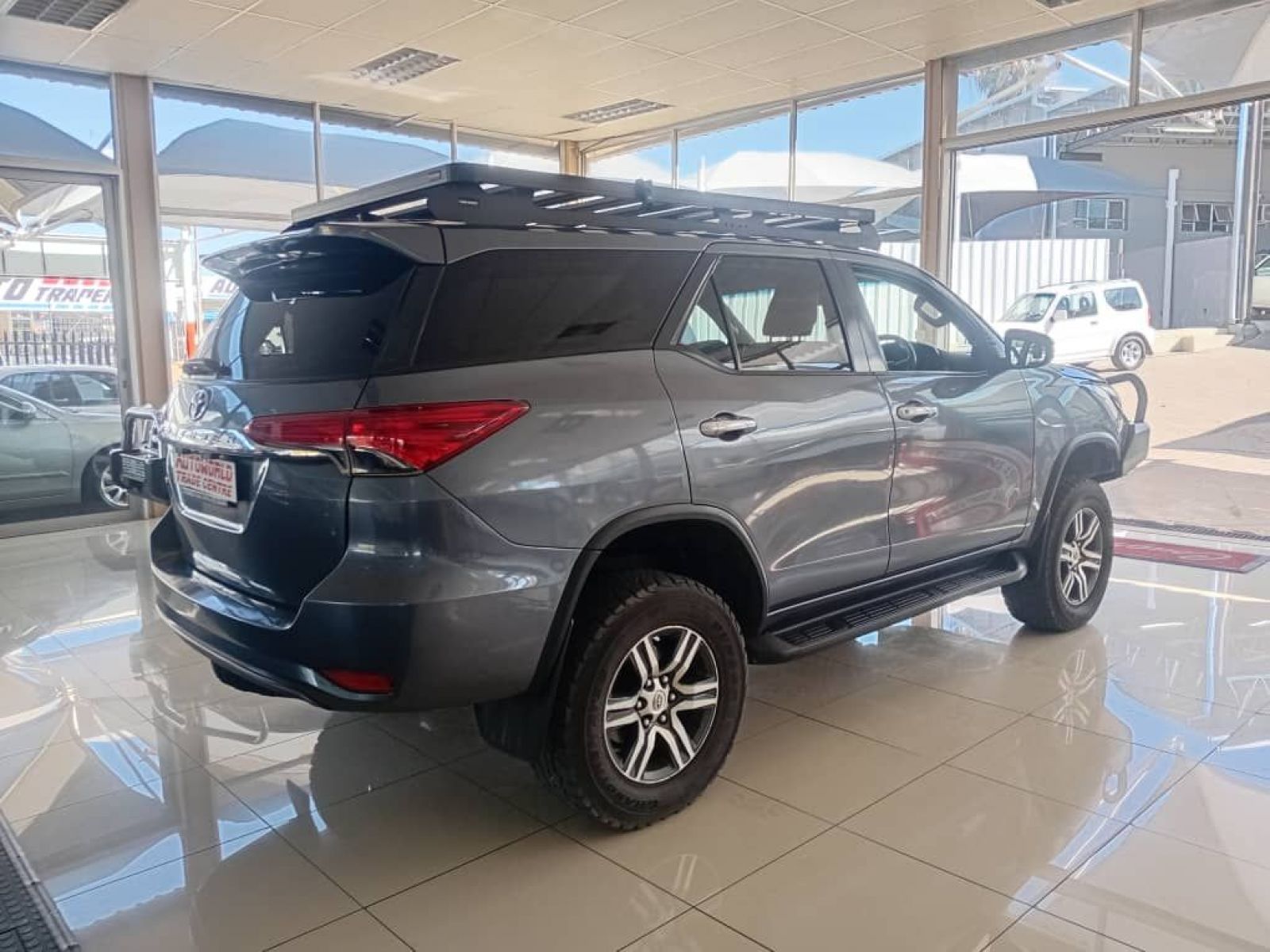 2019 Toyota Fortuner photo 6