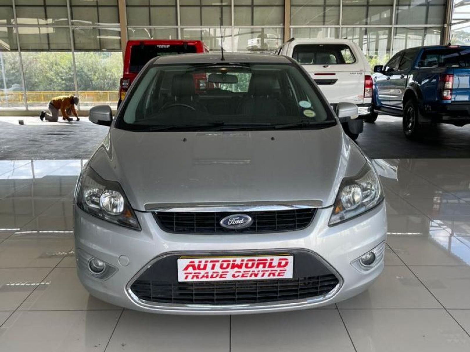 2009 Ford Focus photo 2