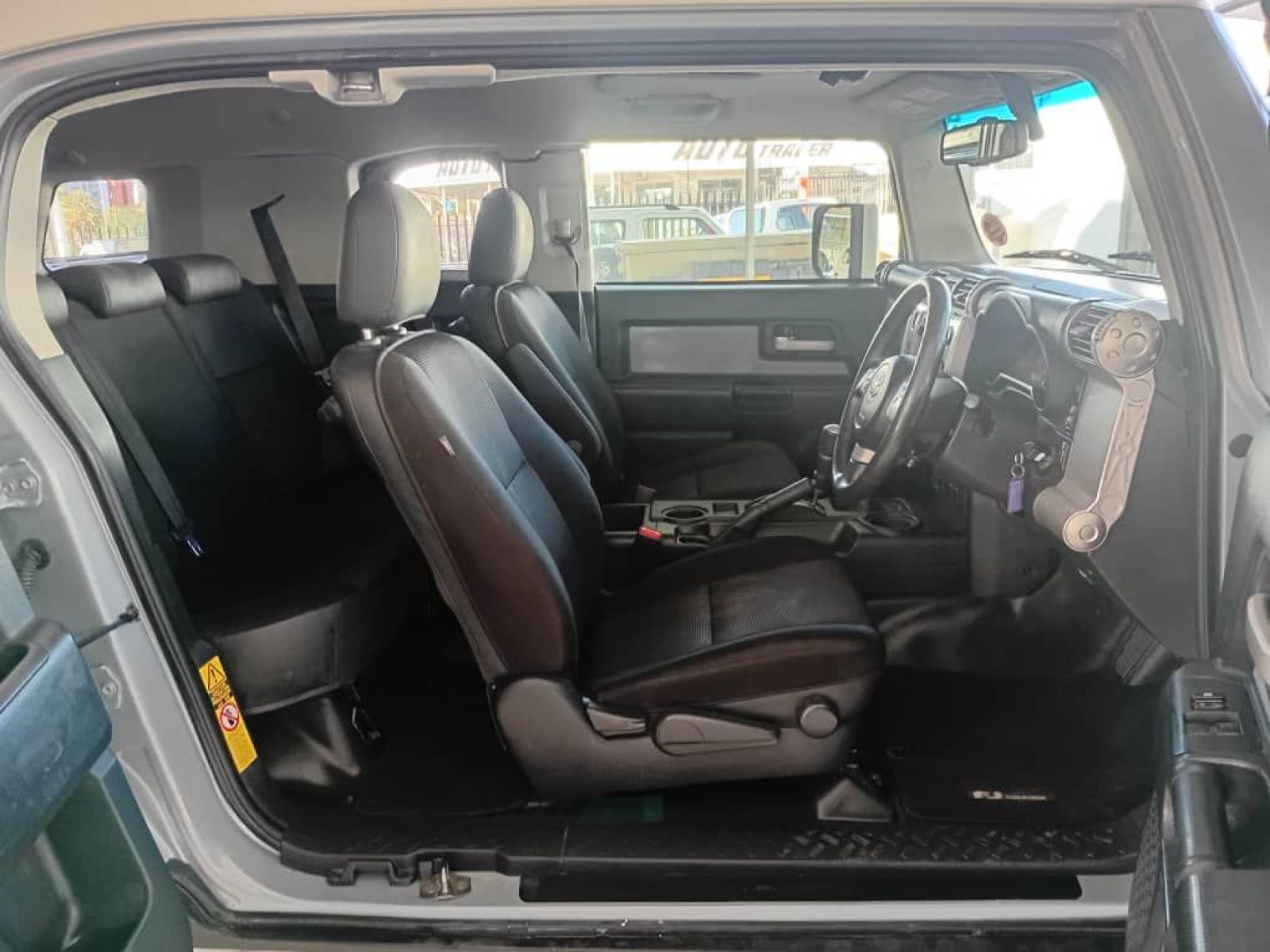 2016 Toyota FJ Cruiser photo 10