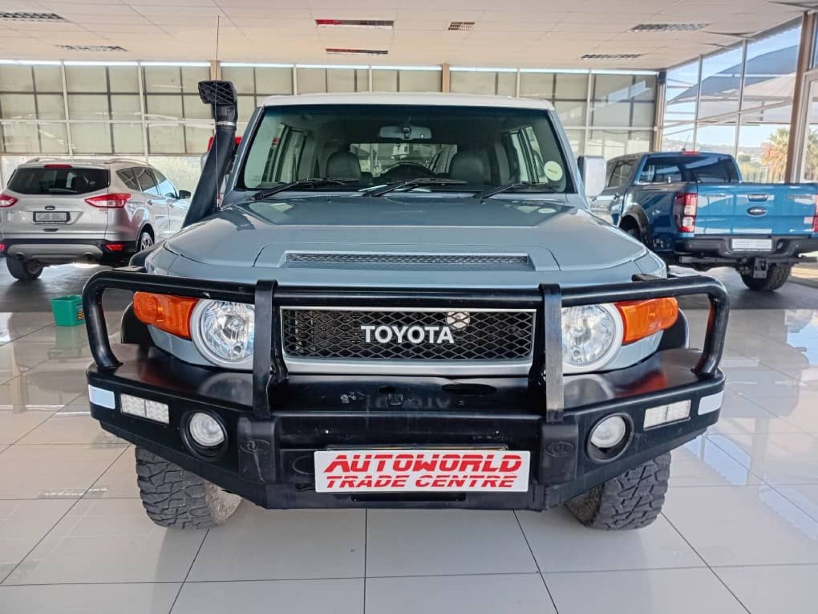 2016 Toyota FJ Cruiser photo 2