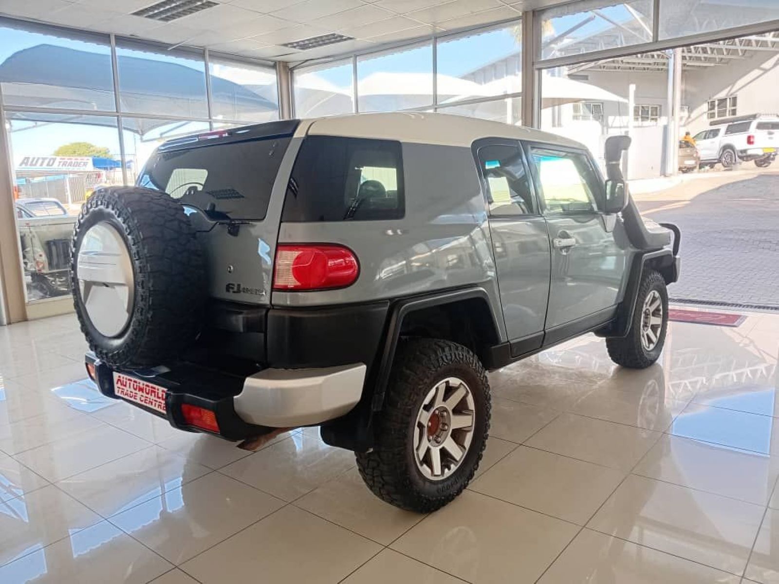 2016 Toyota FJ Cruiser photo 7