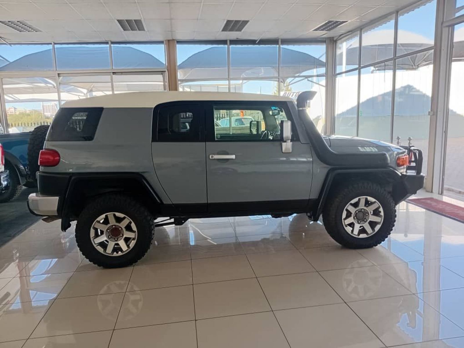2016 Toyota FJ Cruiser photo 8