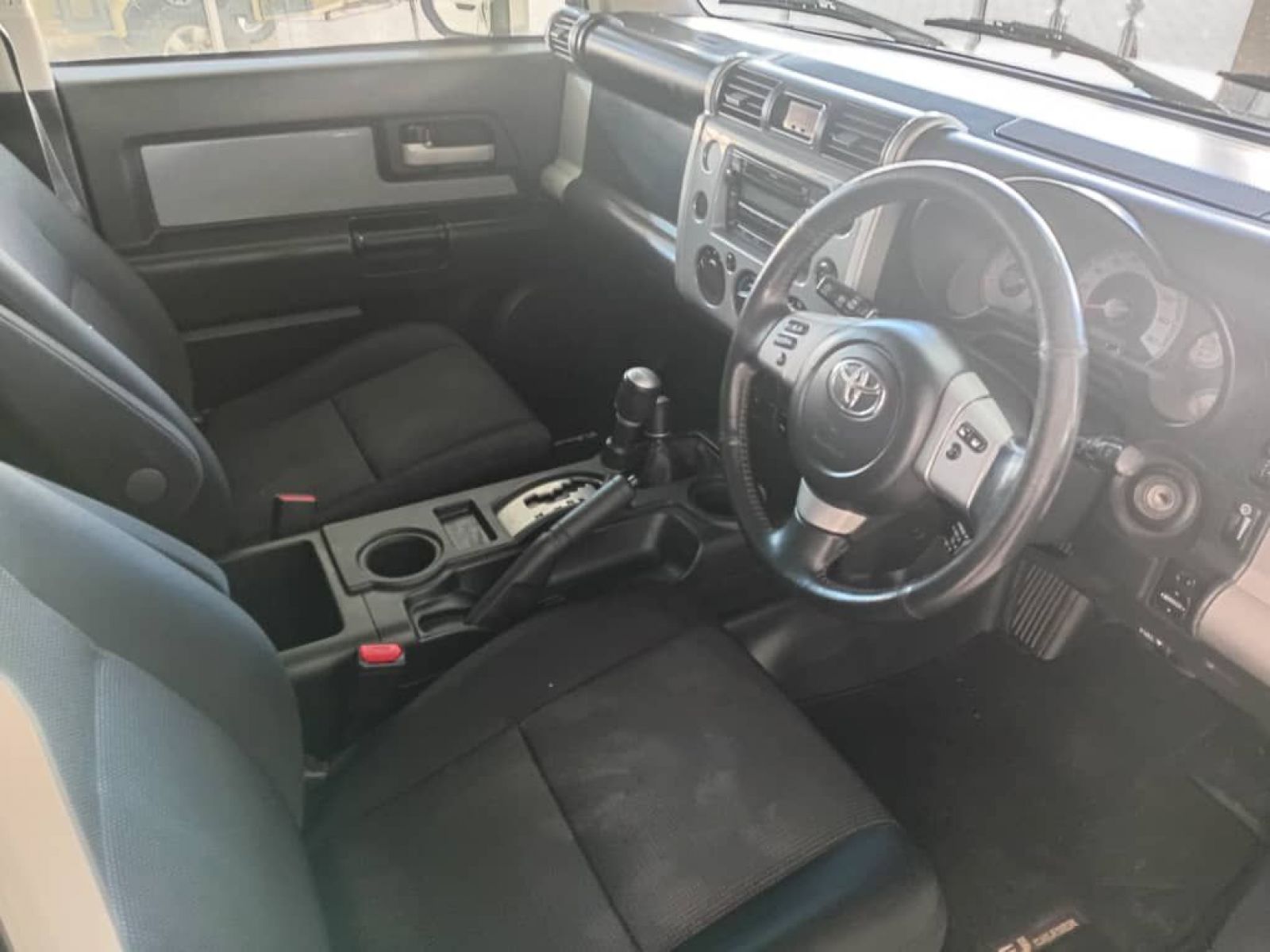 2016 Toyota FJ Cruiser photo 9