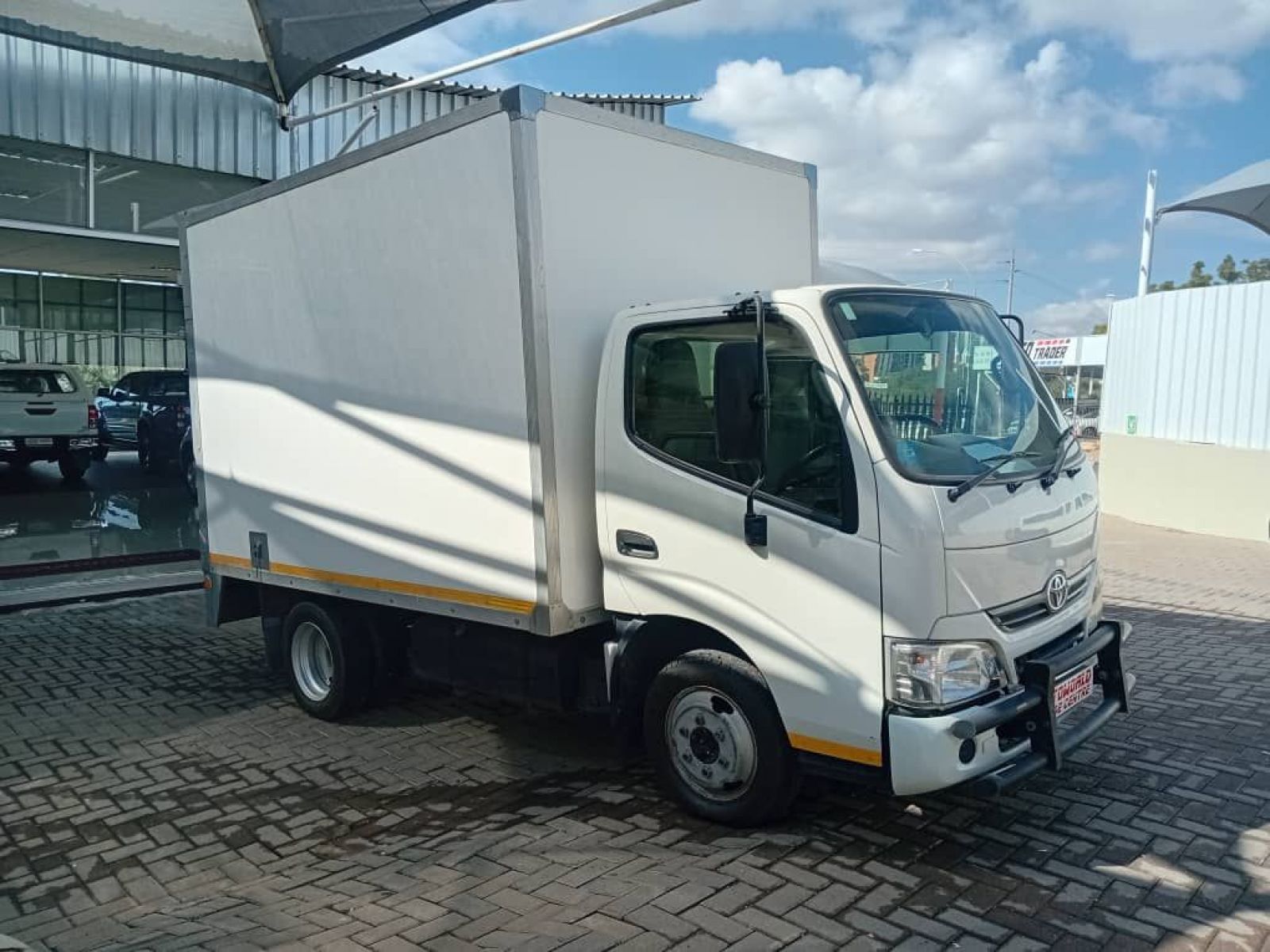 2019 Toyota Dyna photo 1