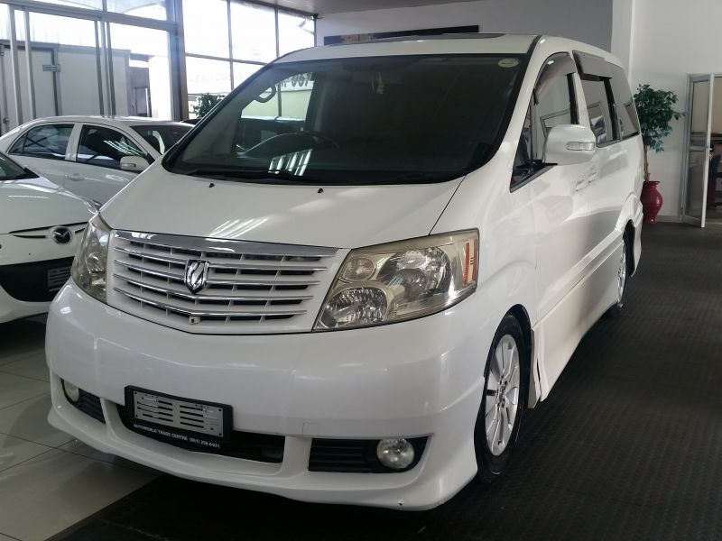 2003 Toyota Alphard photo 3