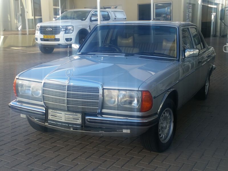 1980 Mercedes-Benz E Class photo 1