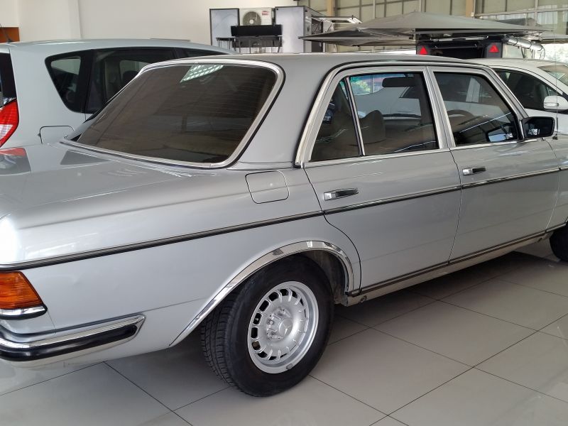 1980 Mercedes-Benz E Class photo 3