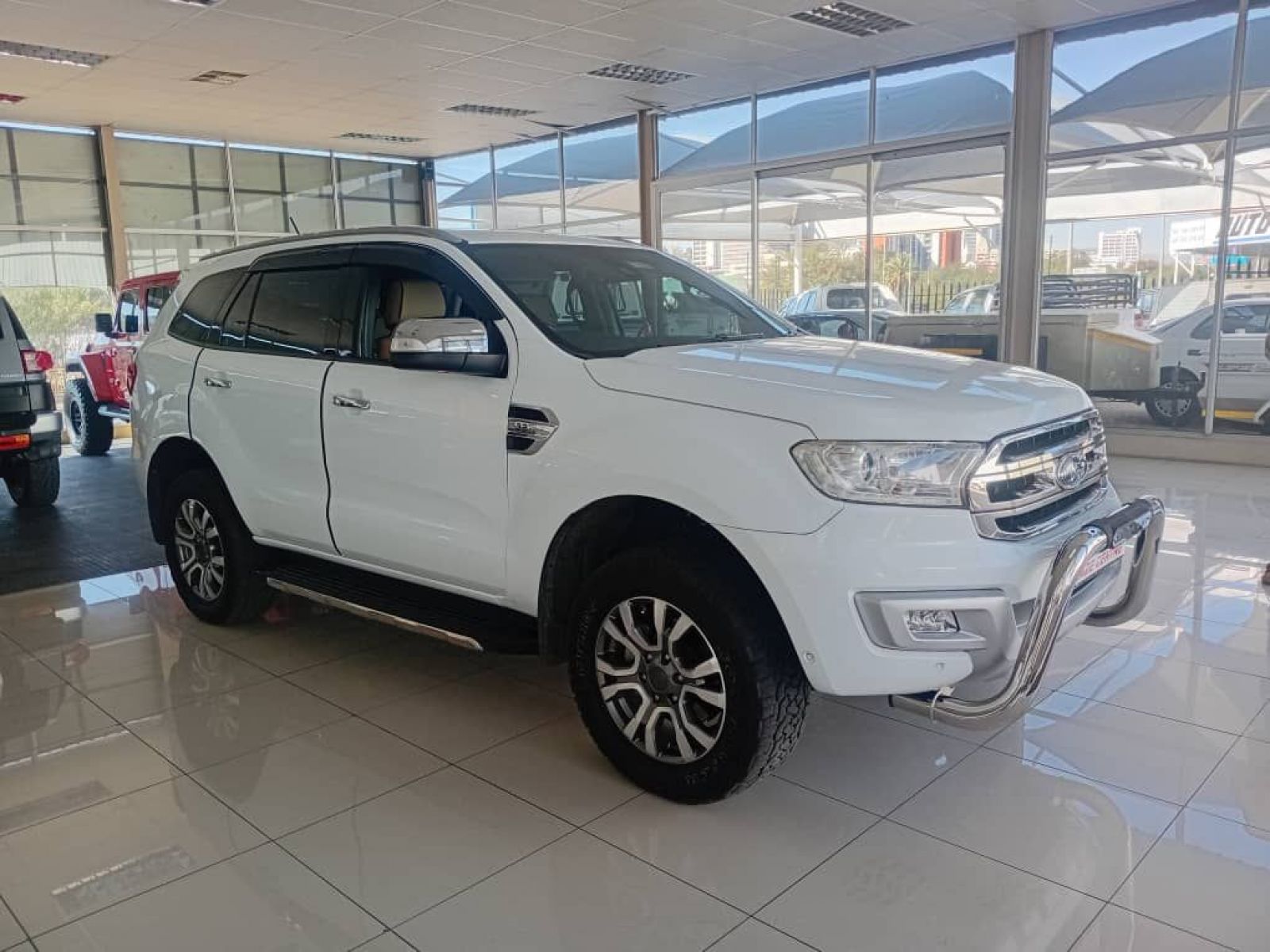 2018 Ford Everest photo 1