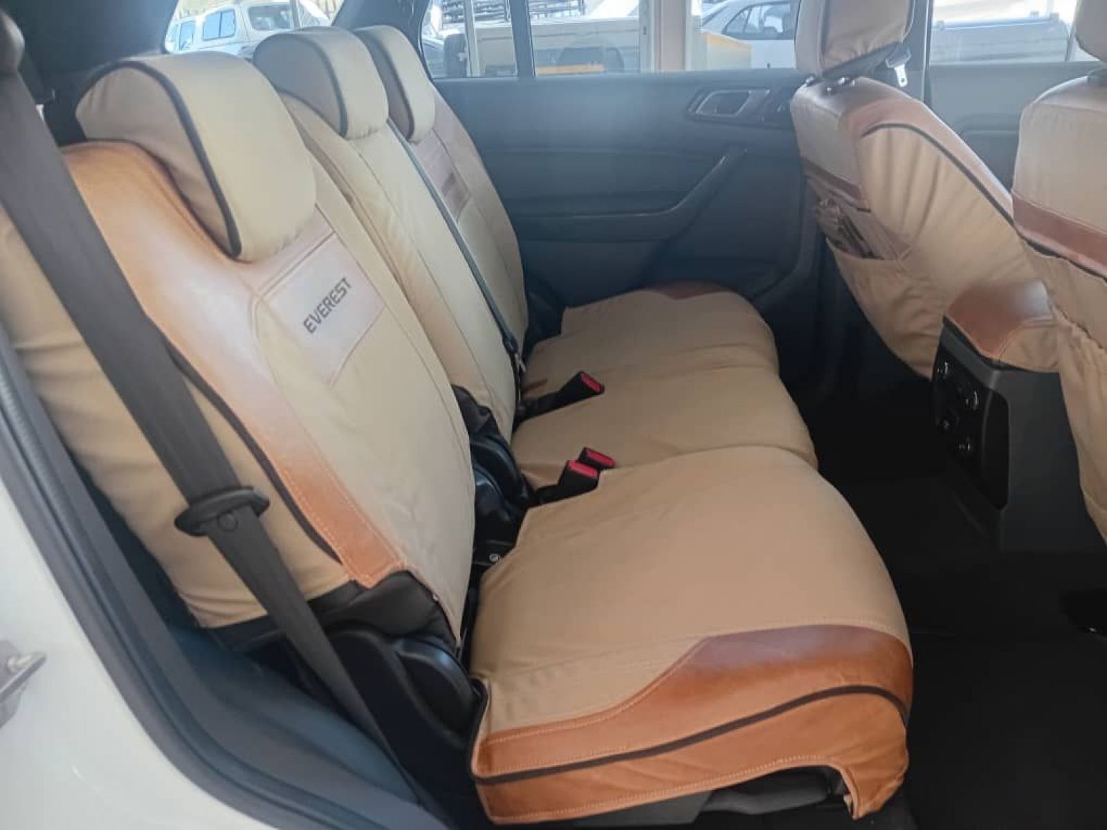 2018 Ford Everest photo 13