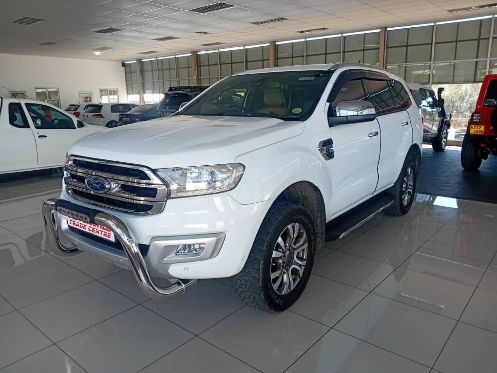 2018 Ford Everest photo 2