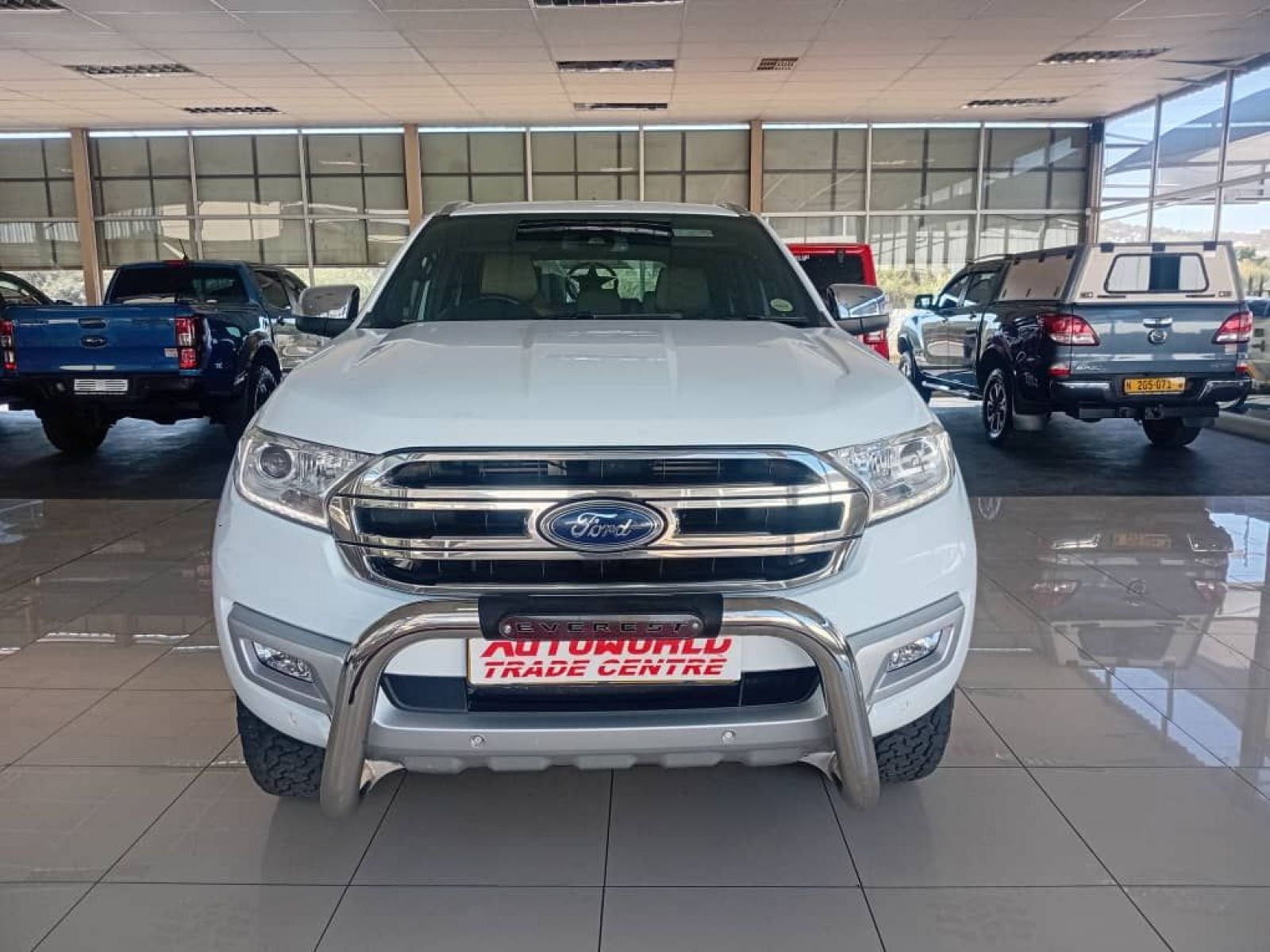 2018 Ford Everest photo 3