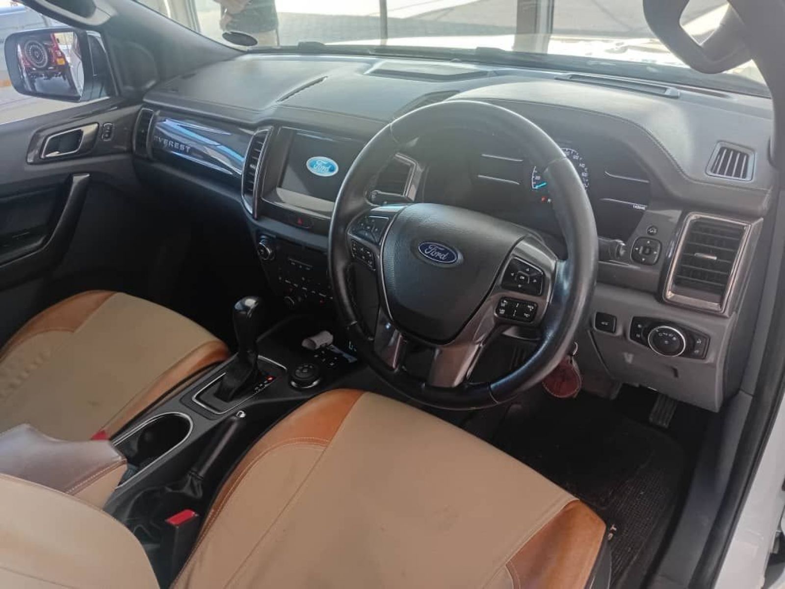 2018 Ford Everest photo 9