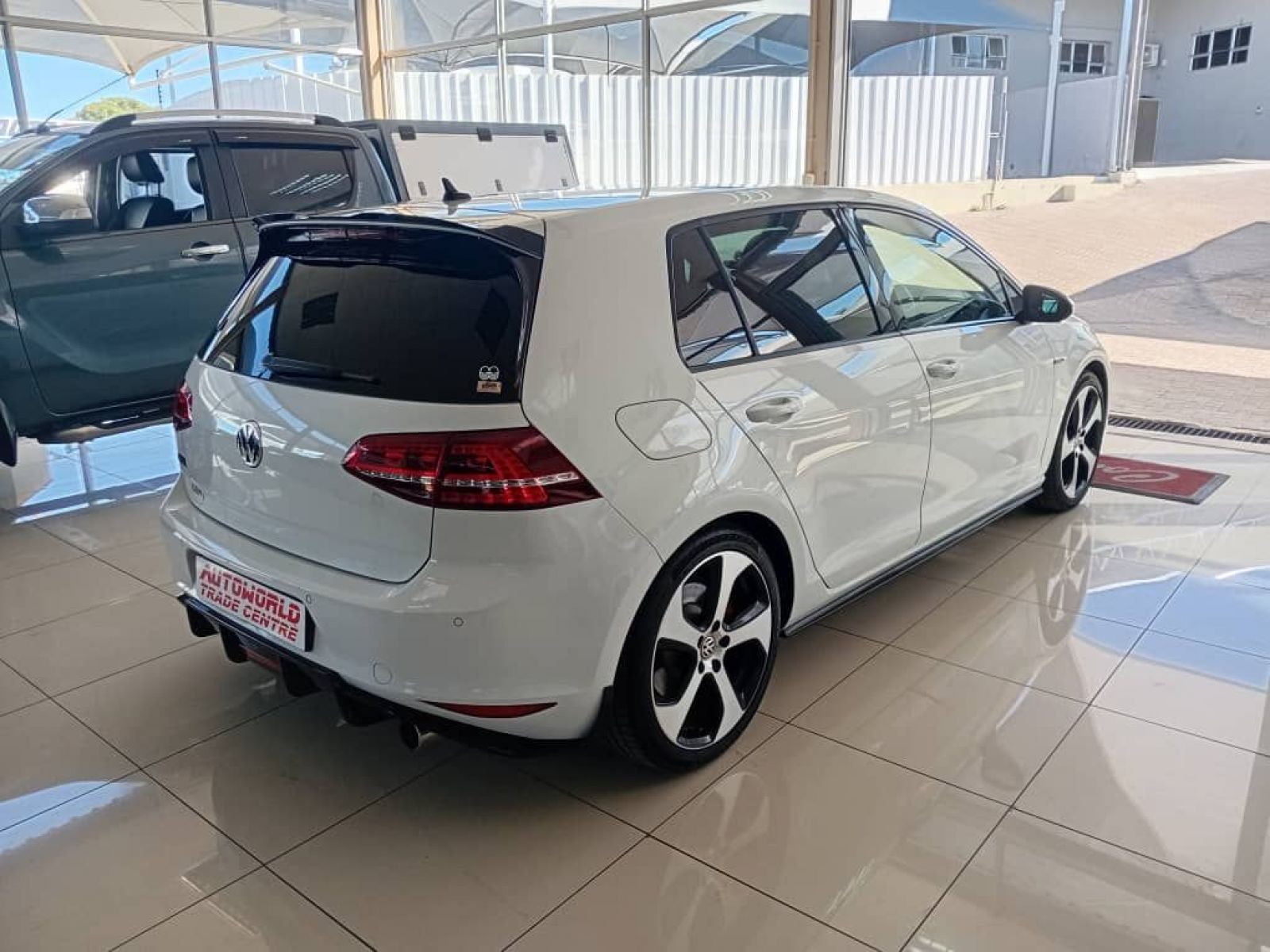 2016 Volkswagen Golf photo 5