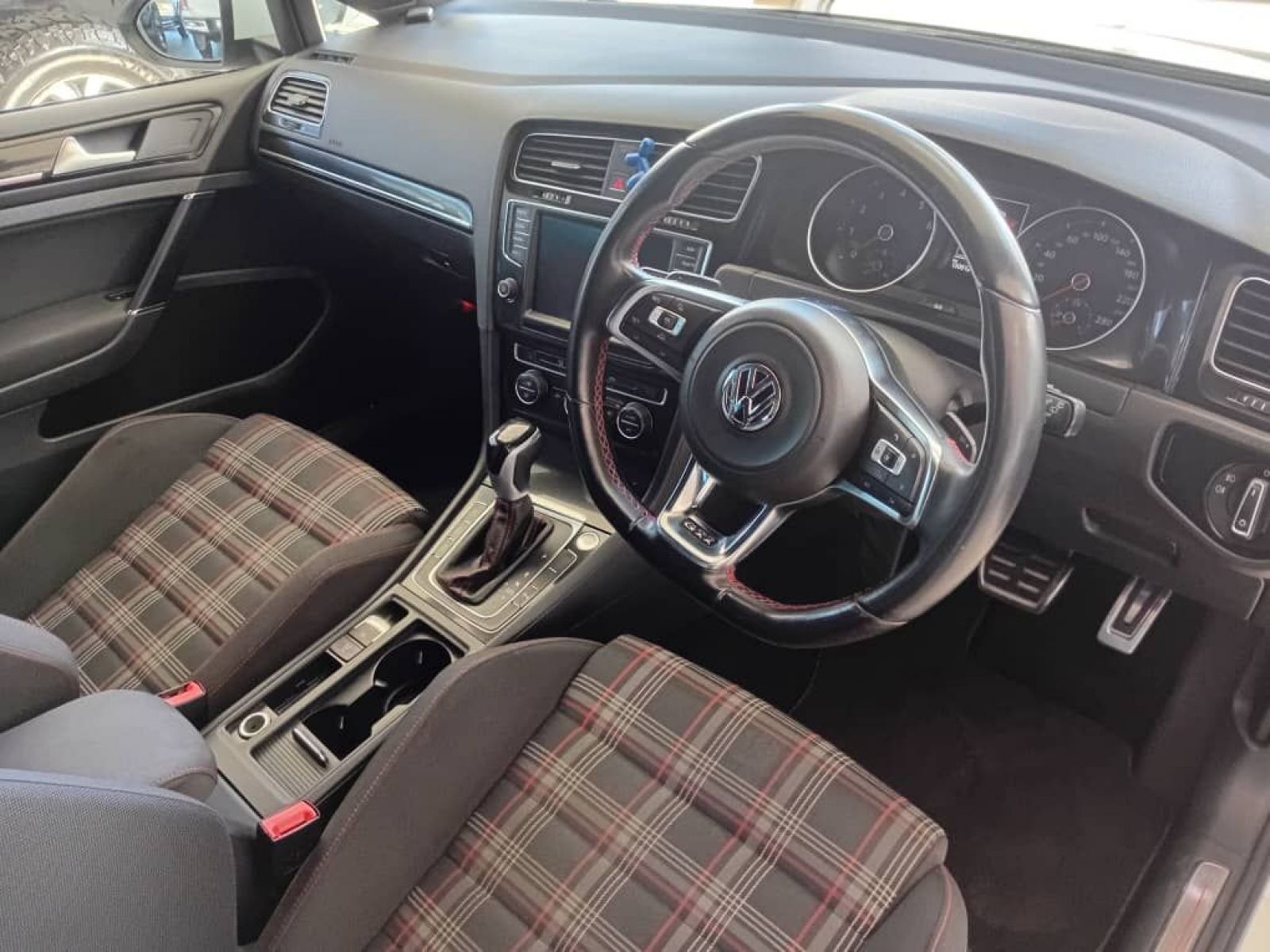 2016 Volkswagen Golf photo 6