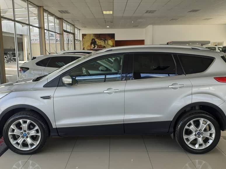 2015 Ford Kuga photo 2
