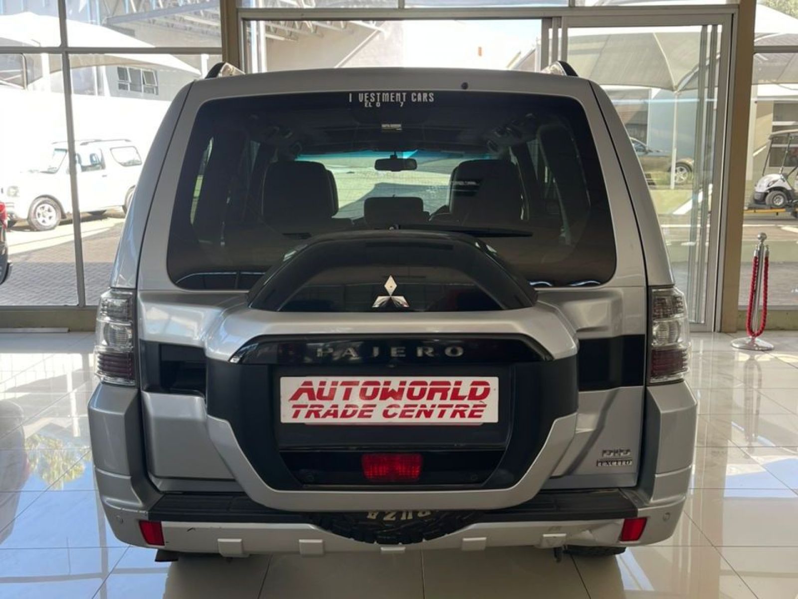 2015 Mitsubishi Pajero photo 5